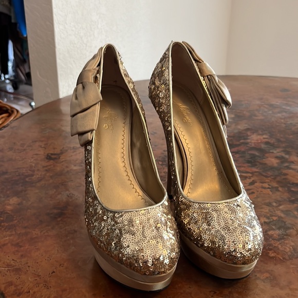 Sparky heels - Picture 3 of 3